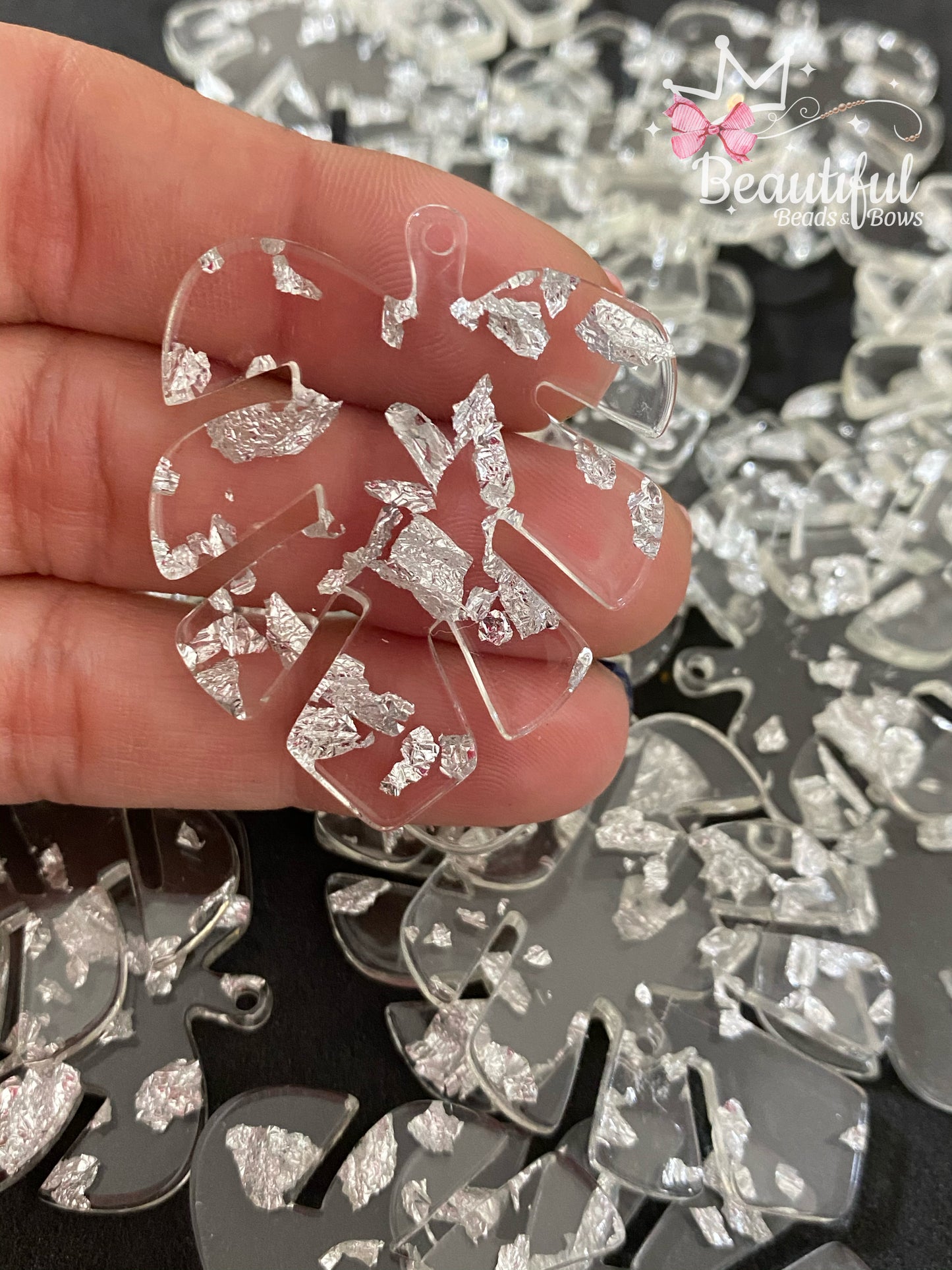 Monstera en resina (clear y silver)