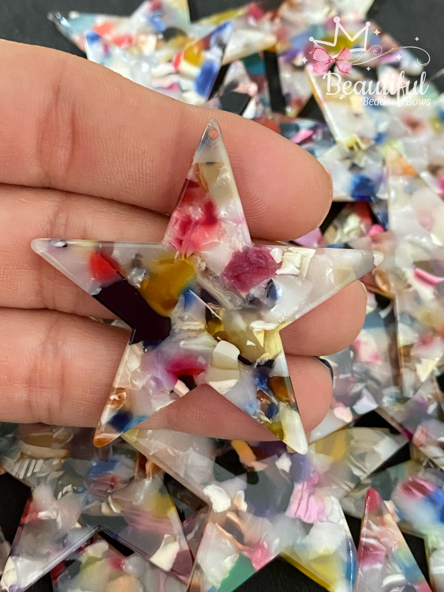 Estrella en resina multicolor